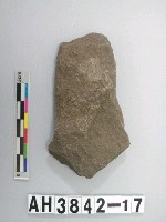 藏品(小型打製石斧)的圖片